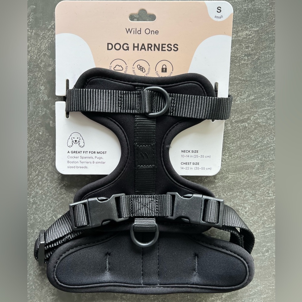 WildOne Black Dog Harness, Small